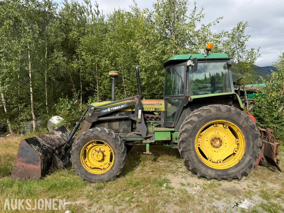 1992 John Deere 3050 S Traktor med skogsvinsj