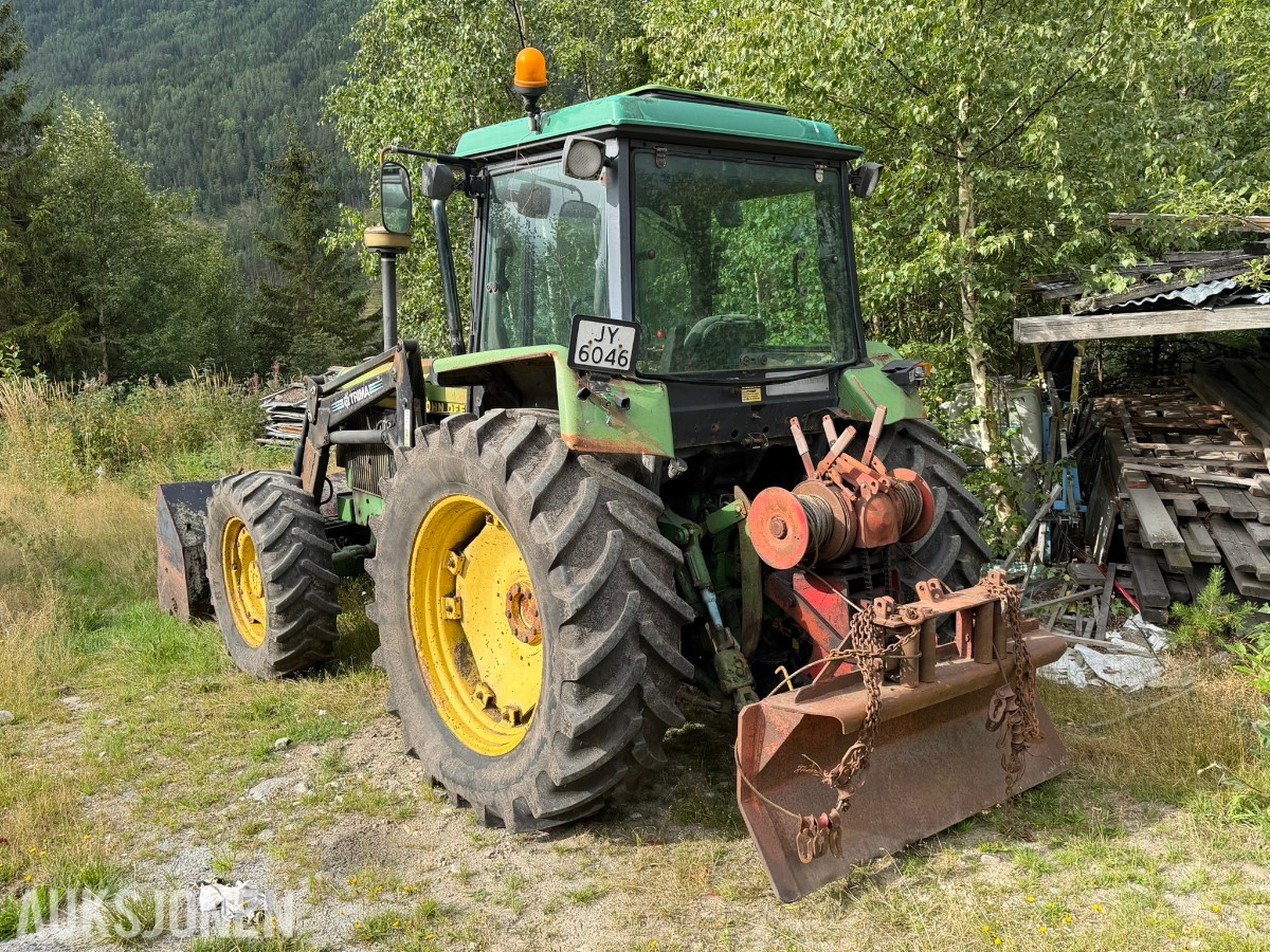 1992 John Deere 3050 S Traktor med skogsvinsj