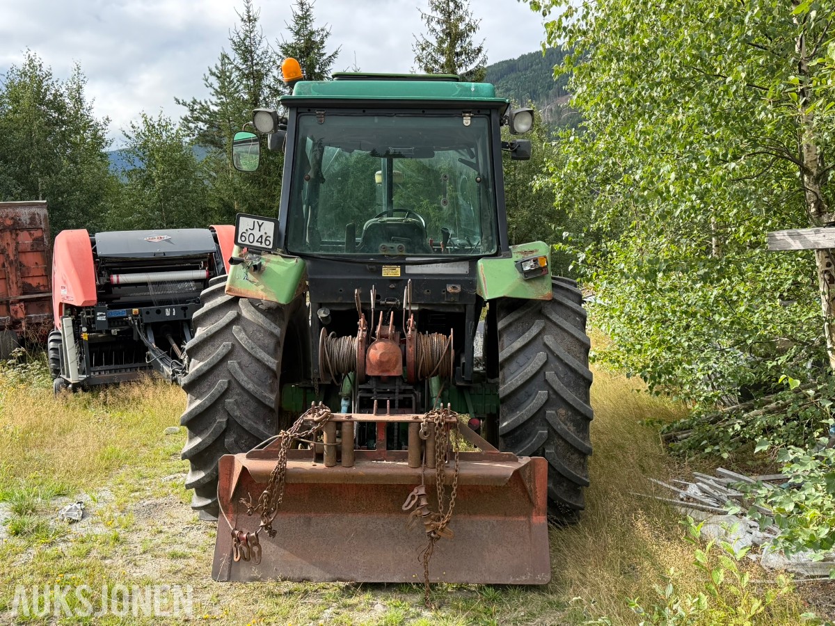 1992 John Deere 3050 S Traktor med skogsvinsj