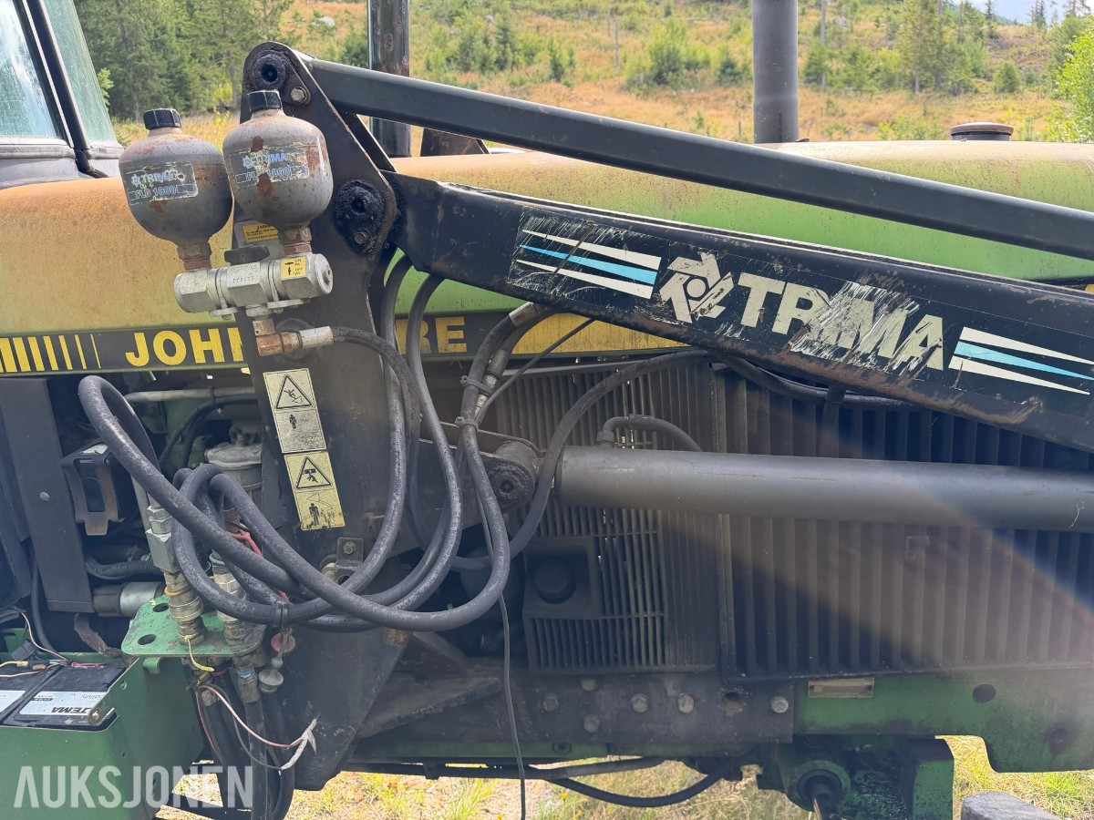 1992 John Deere 3050 S Traktor med skogsvinsj