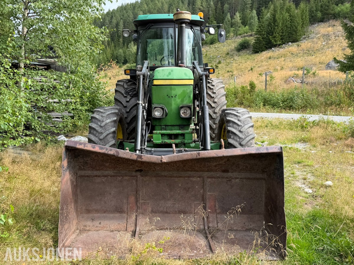 1992 John Deere 3050 S Traktor med skogsvinsj