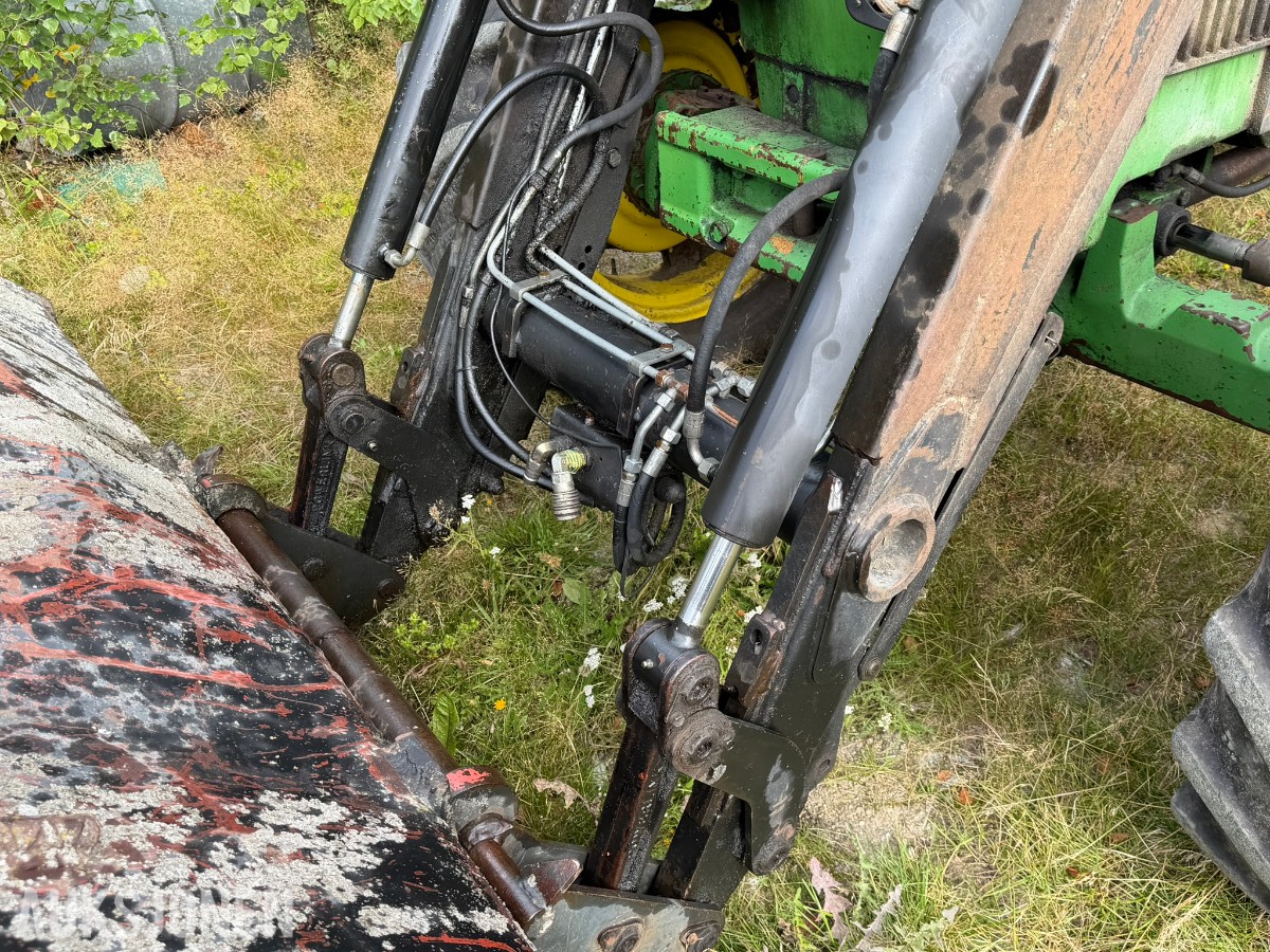 1992 John Deere 3050 S Traktor med skogsvinsj