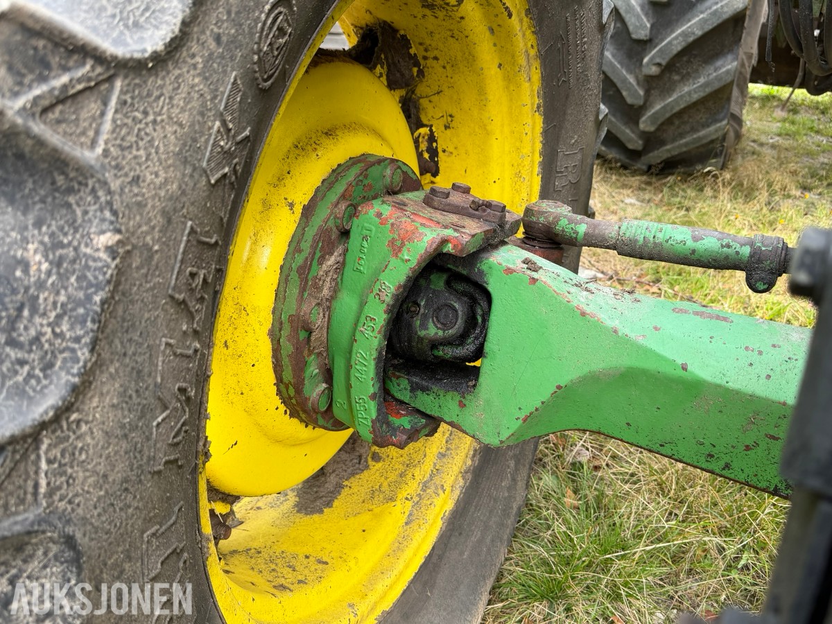 1992 John Deere 3050 S Traktor med skogsvinsj