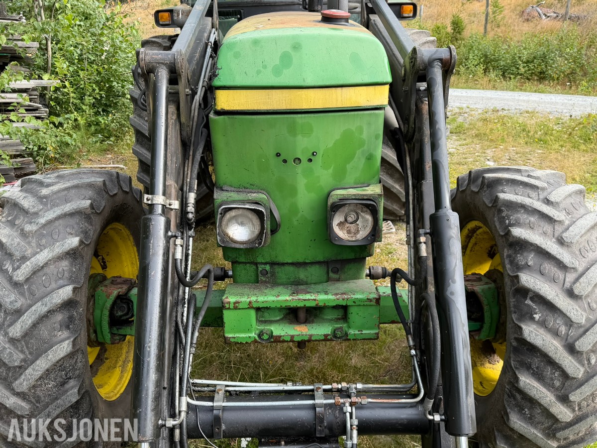 1992 John Deere 3050 S Traktor med skogsvinsj