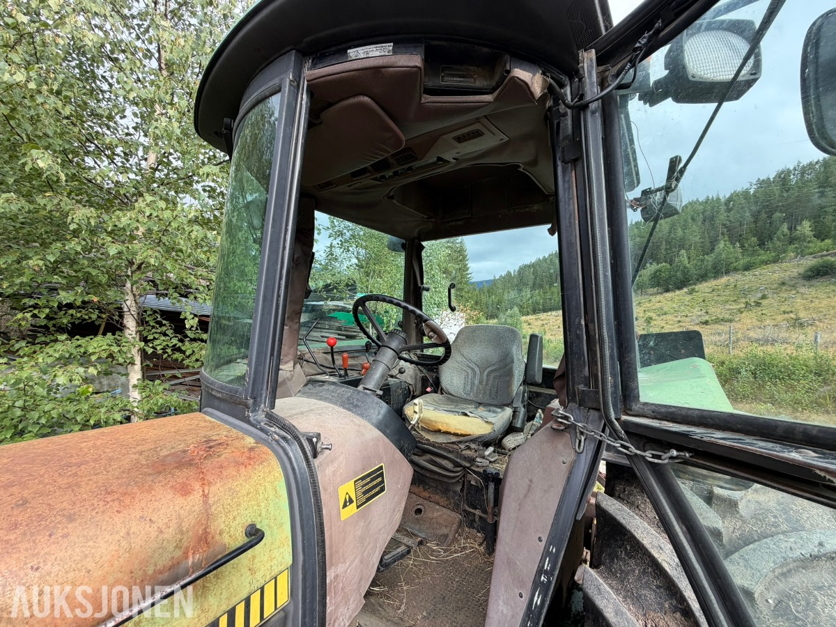 1992 John Deere 3050 S Traktor med skogsvinsj