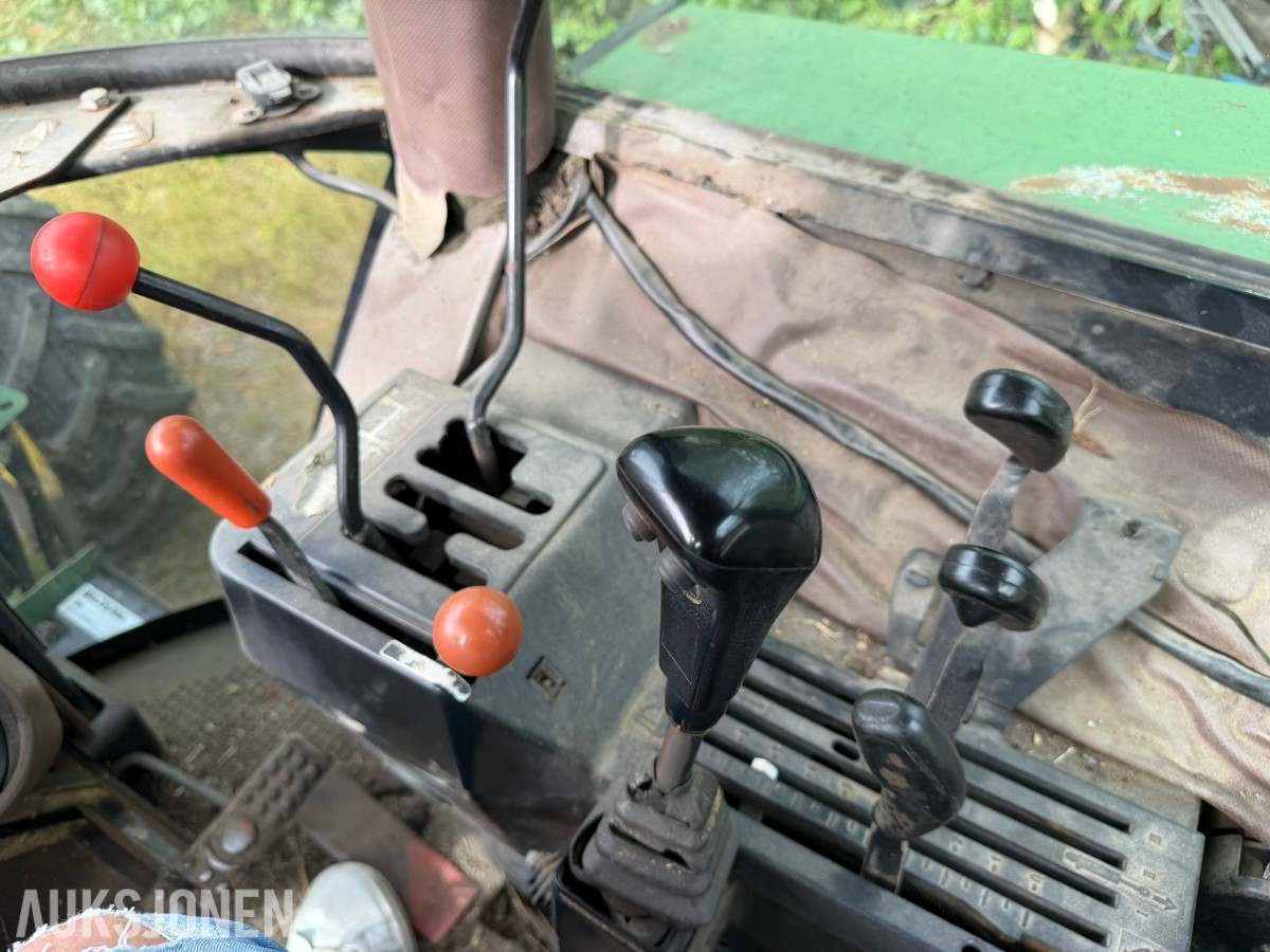 1992 John Deere 3050 S Traktor med skogsvinsj