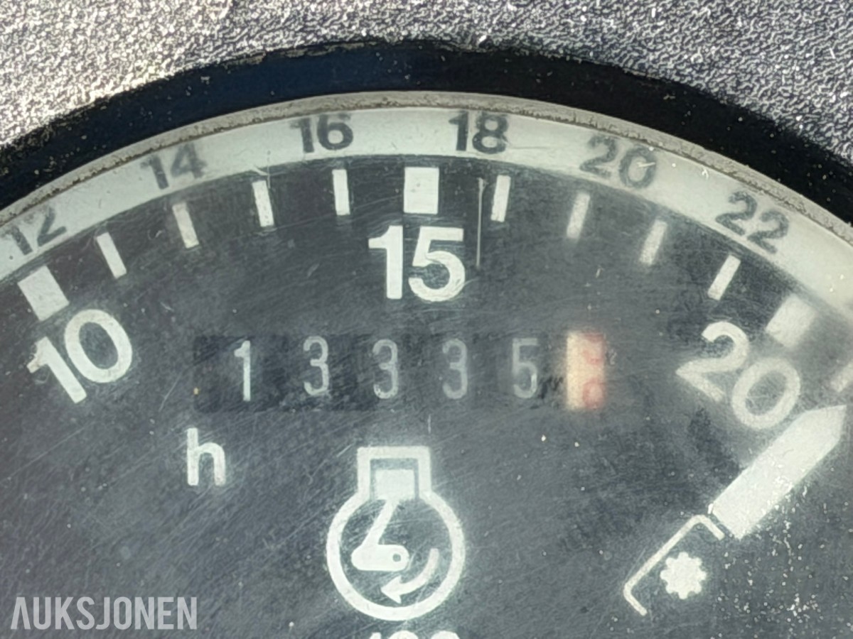 1992 John Deere 3050 S Traktor med skogsvinsj
