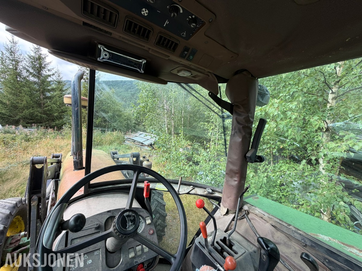 1992 John Deere 3050 S Traktor med skogsvinsj
