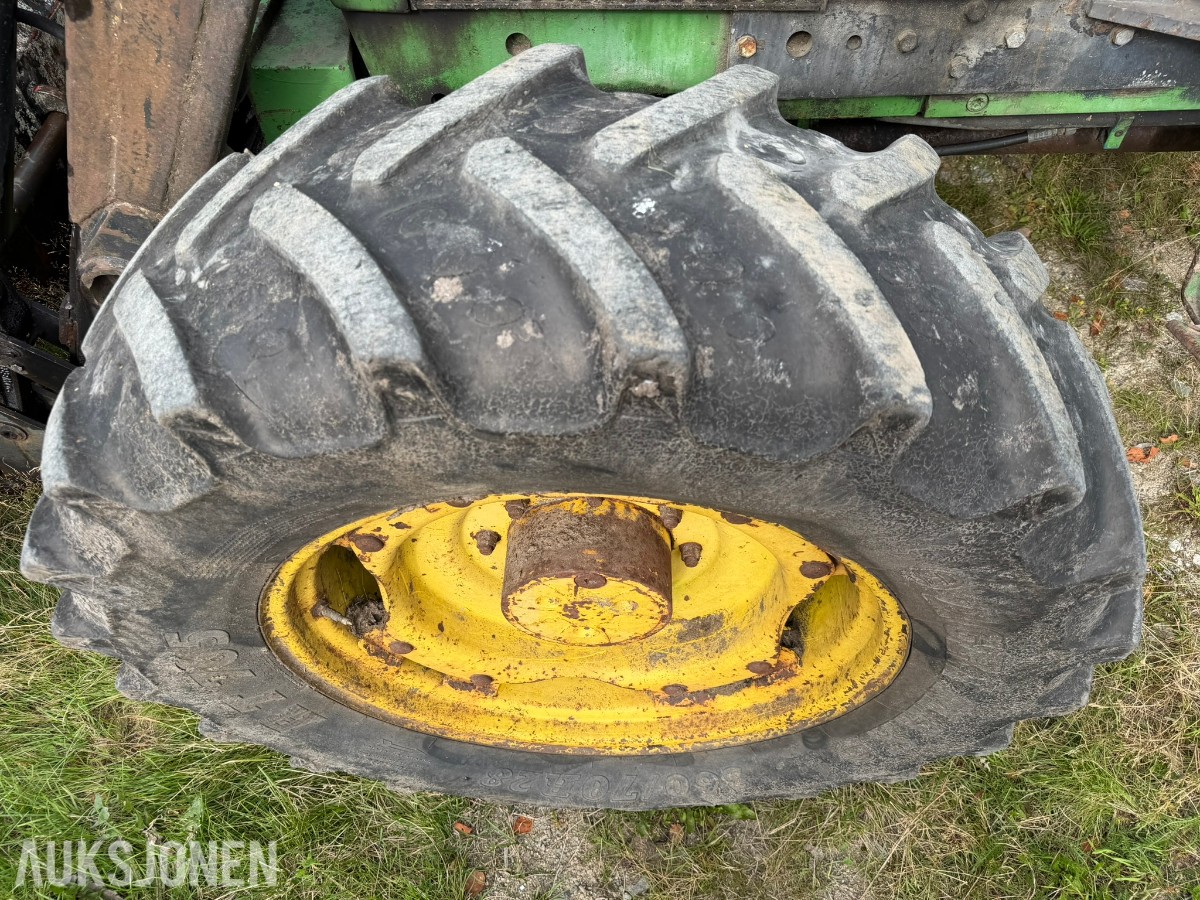 1992 John Deere 3050 S Traktor med skogsvinsj
