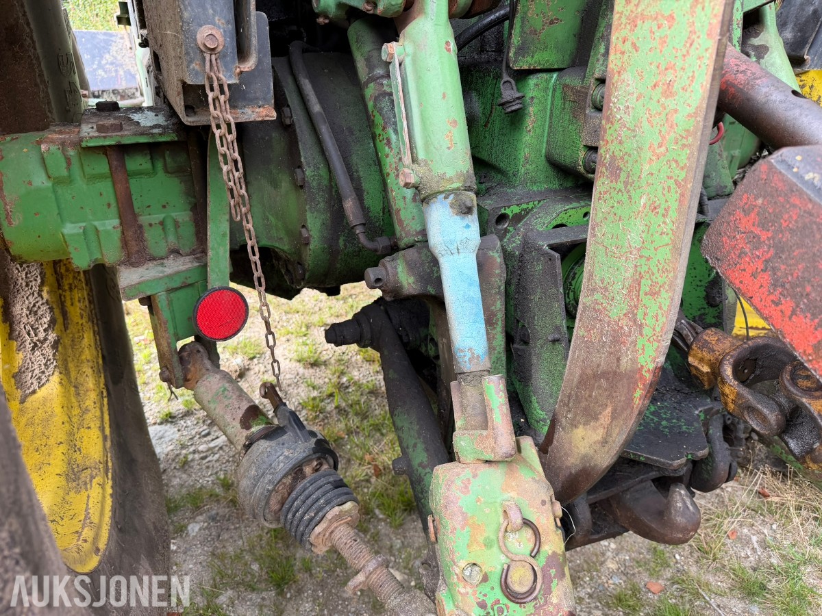 1992 John Deere 3050 S Traktor med skogsvinsj