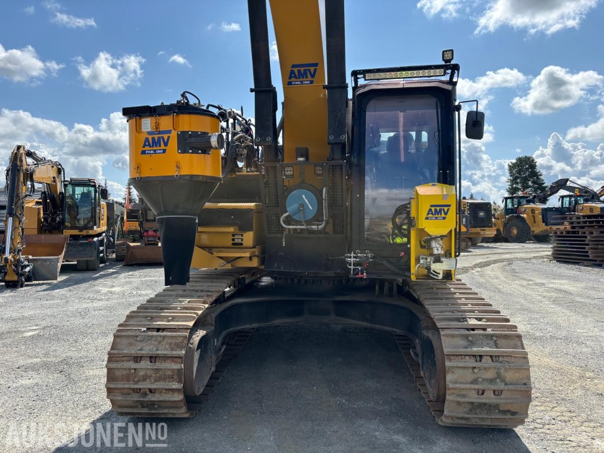 2018 Cat 330F beltegraver med BORTÅRN