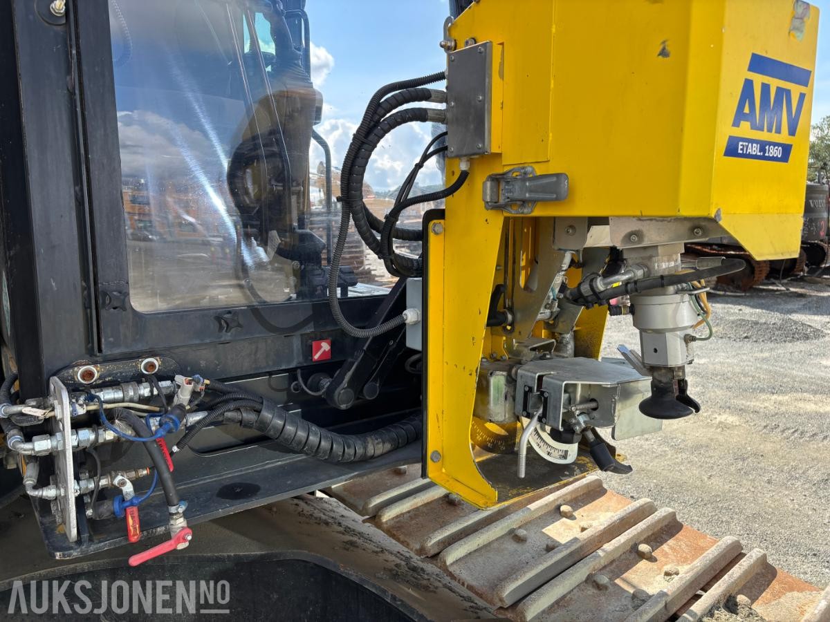 2018 Cat 330F beltegraver med BORTÅRN