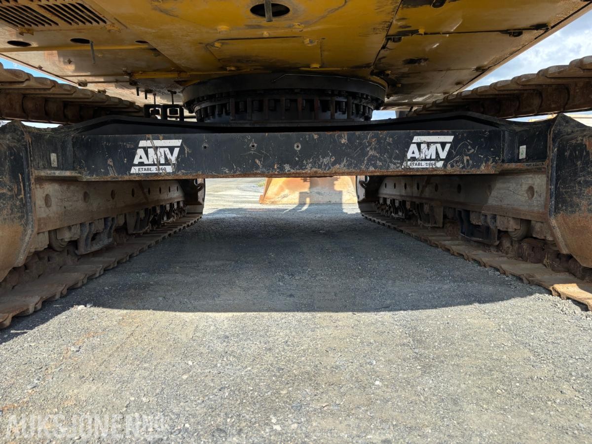2018 Cat 330F beltegraver med BORTÅRN