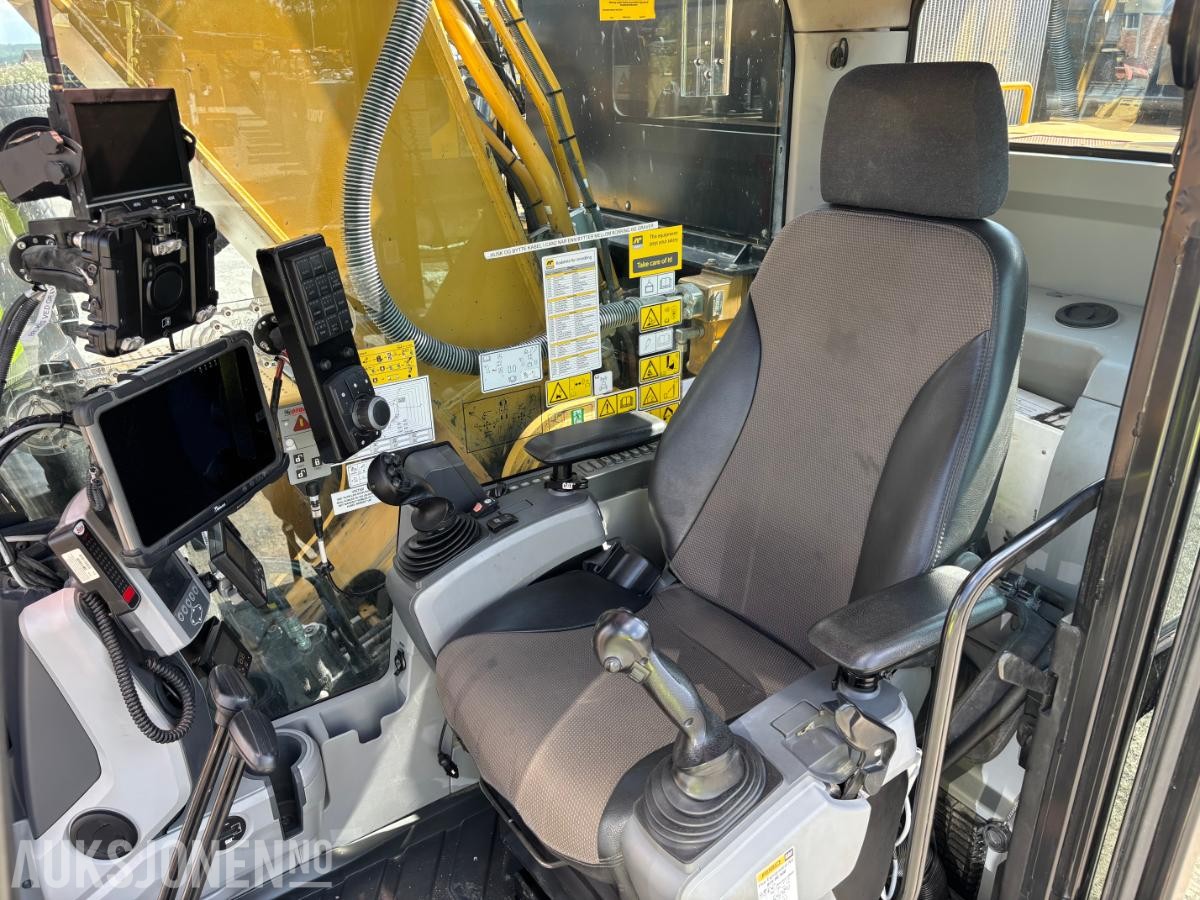2018 Cat 330F beltegraver med BORTÅRN