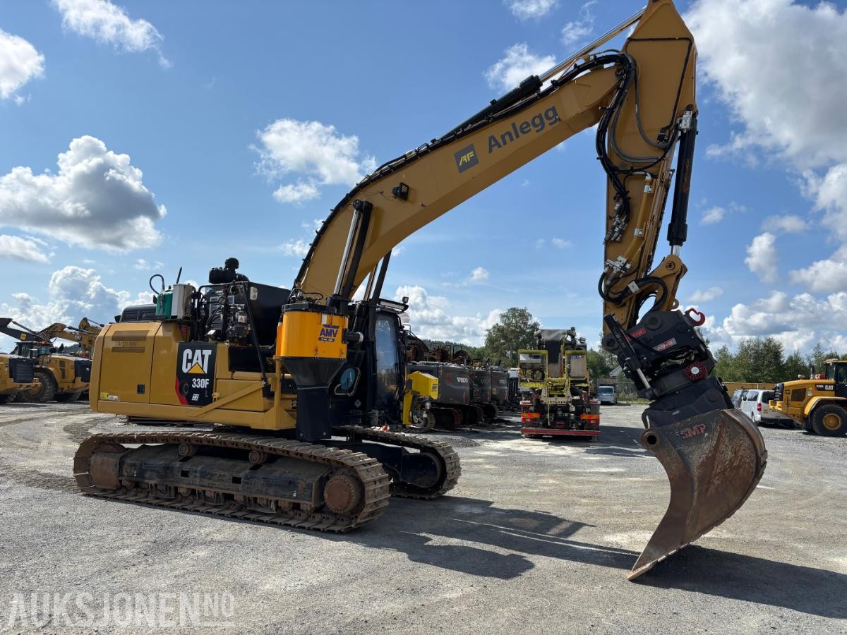 2018 Cat 330F beltegraver med BORTÅRN