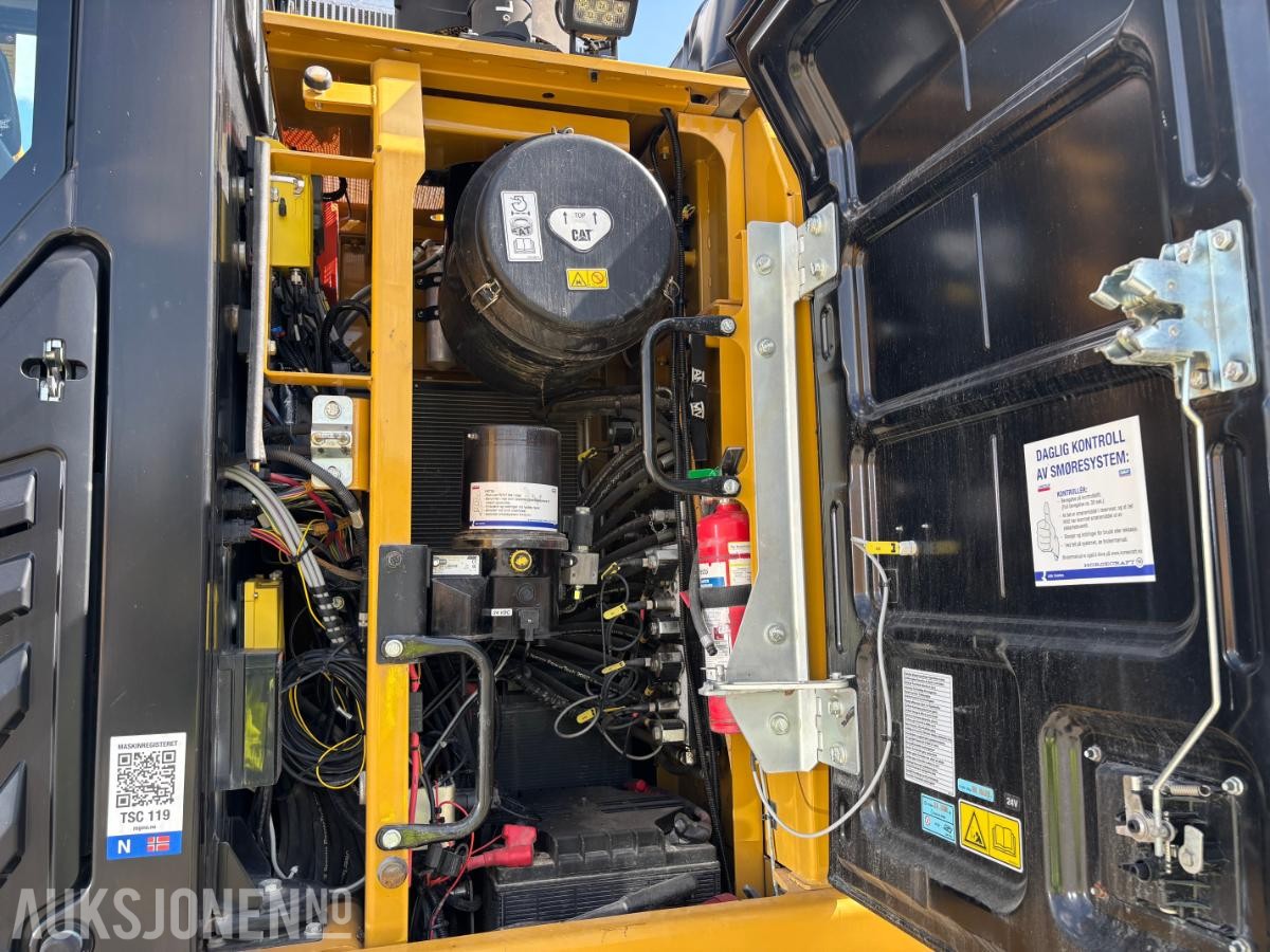 2018 Cat 330F beltegraver med BORTÅRN