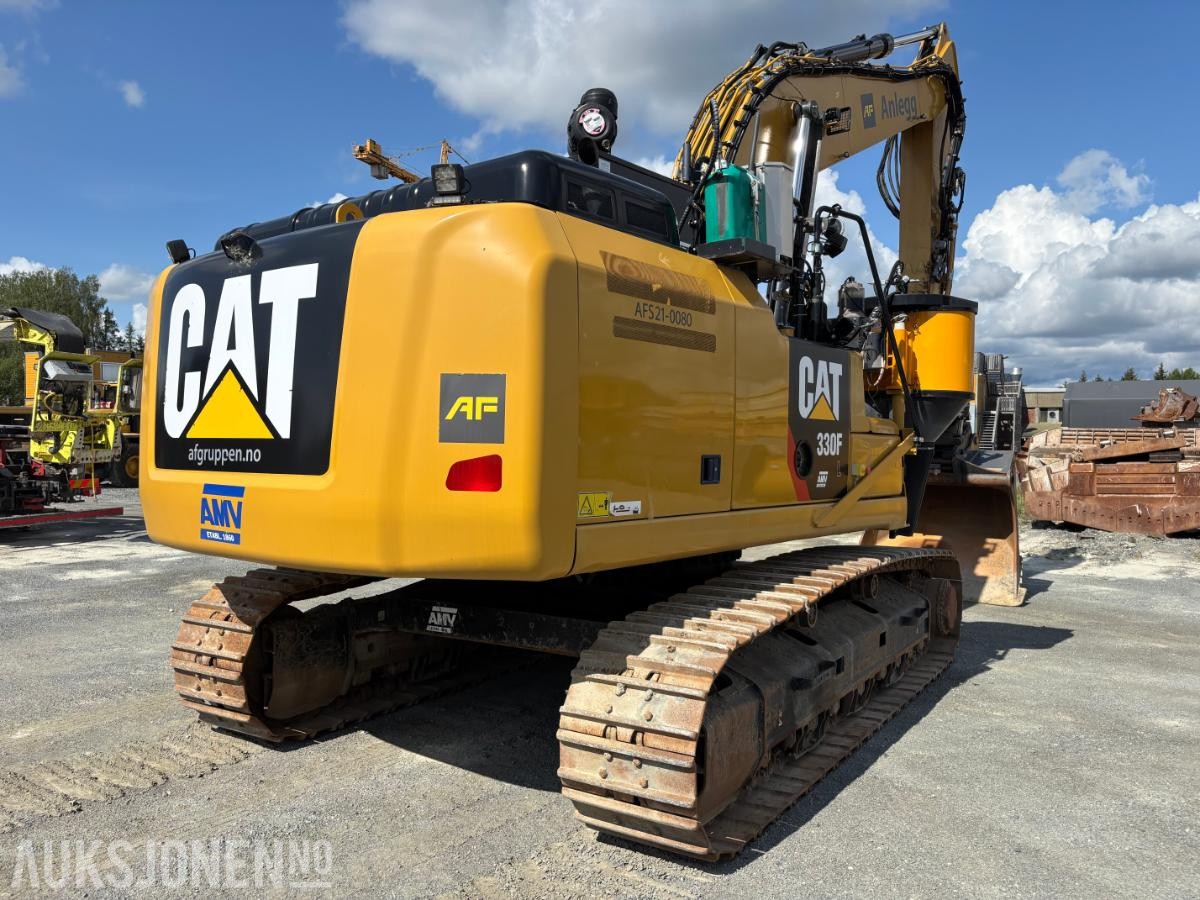 2018 Cat 330F beltegraver med BORTÅRN