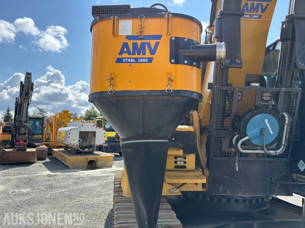 2018 Cat 330F beltegraver med BORTÅRN
