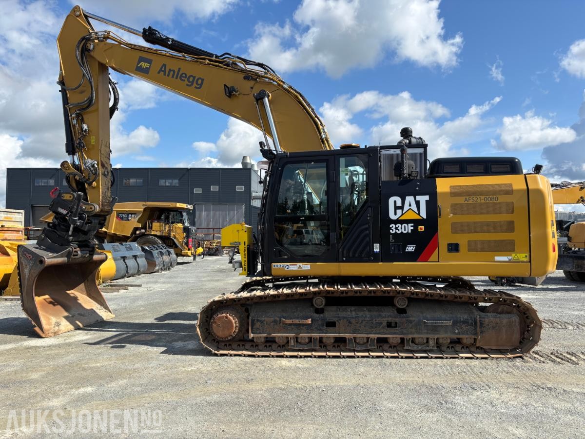 2018 Cat 330F beltegraver med BORTÅRN