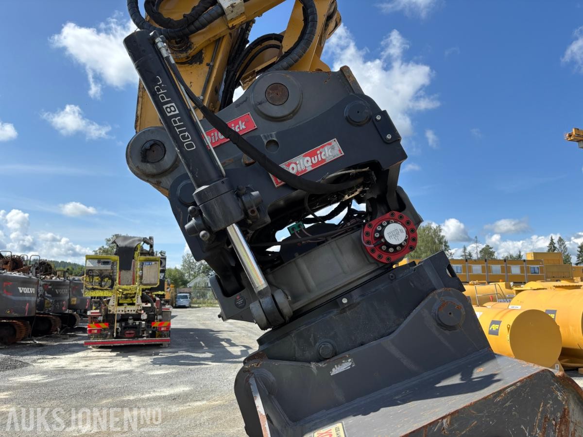 2018 Cat 330F beltegraver med BORTÅRN