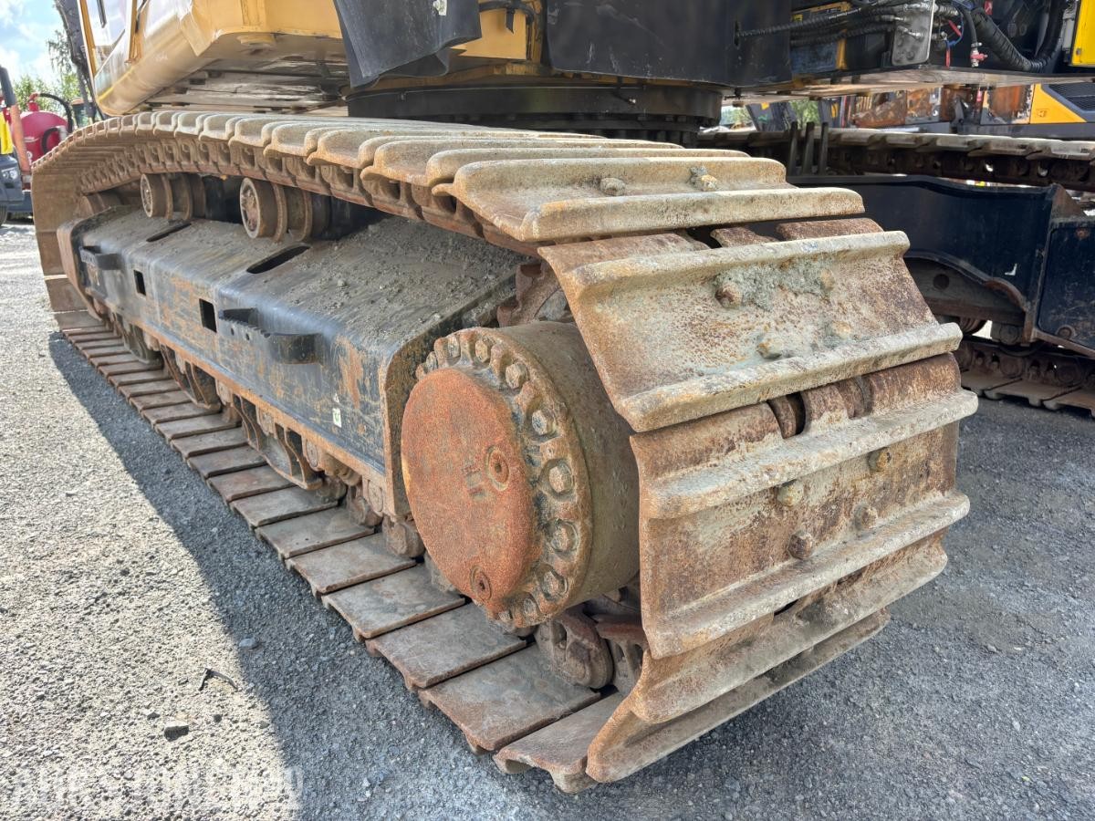 2018 Cat 330F beltegraver med BORTÅRN