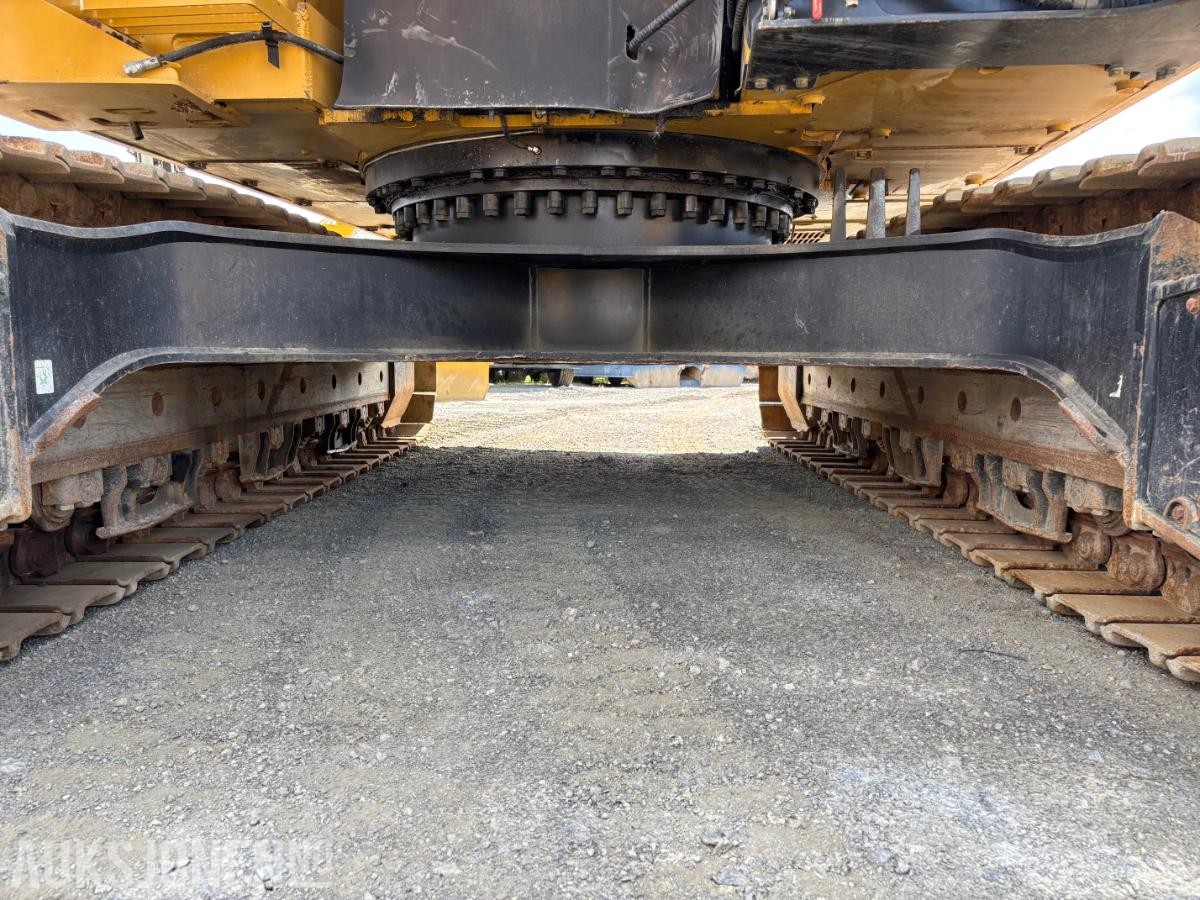 2018 Cat 330F beltegraver med BORTÅRN