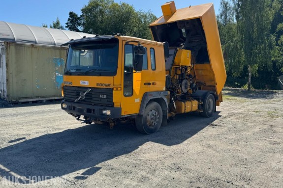 1998 Volvo FL614 feiebil m/ Johnston-Beam S5000 | 135 965 km | 4 638 t | Automat