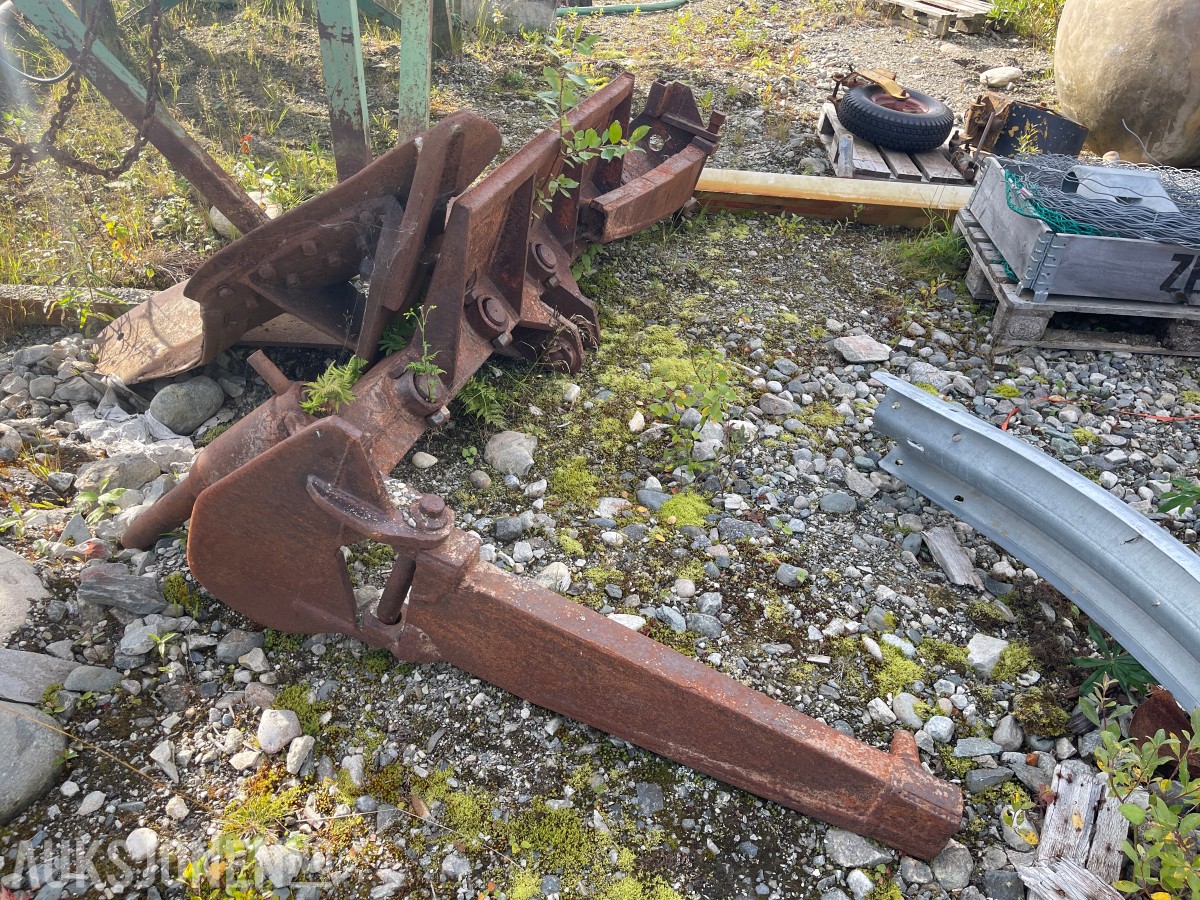 1900 Traktor-/maskinskjær eldre modell