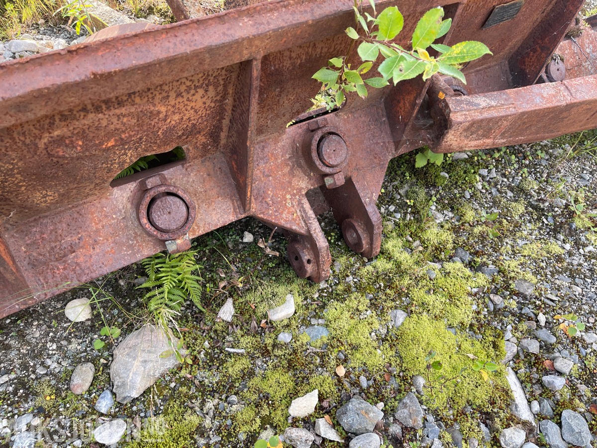 1900 Traktor-/maskinskjær eldre modell