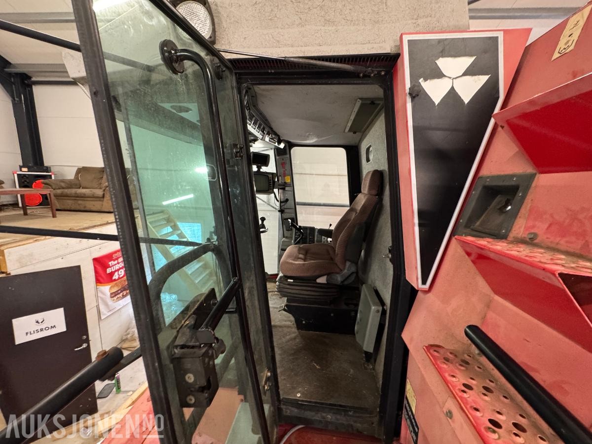 1996 Massey Ferguson MF 34 skurtresker