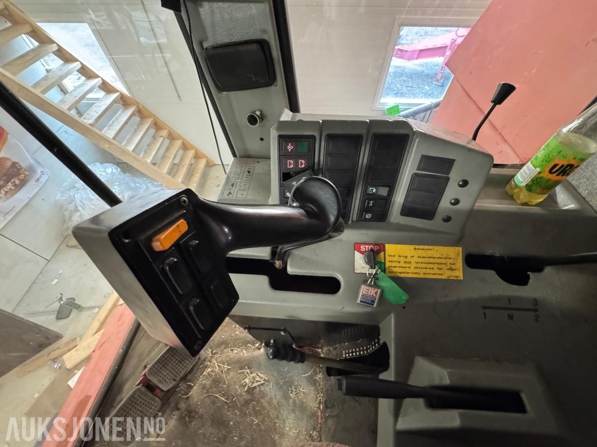 1996 Massey Ferguson MF 34 skurtresker