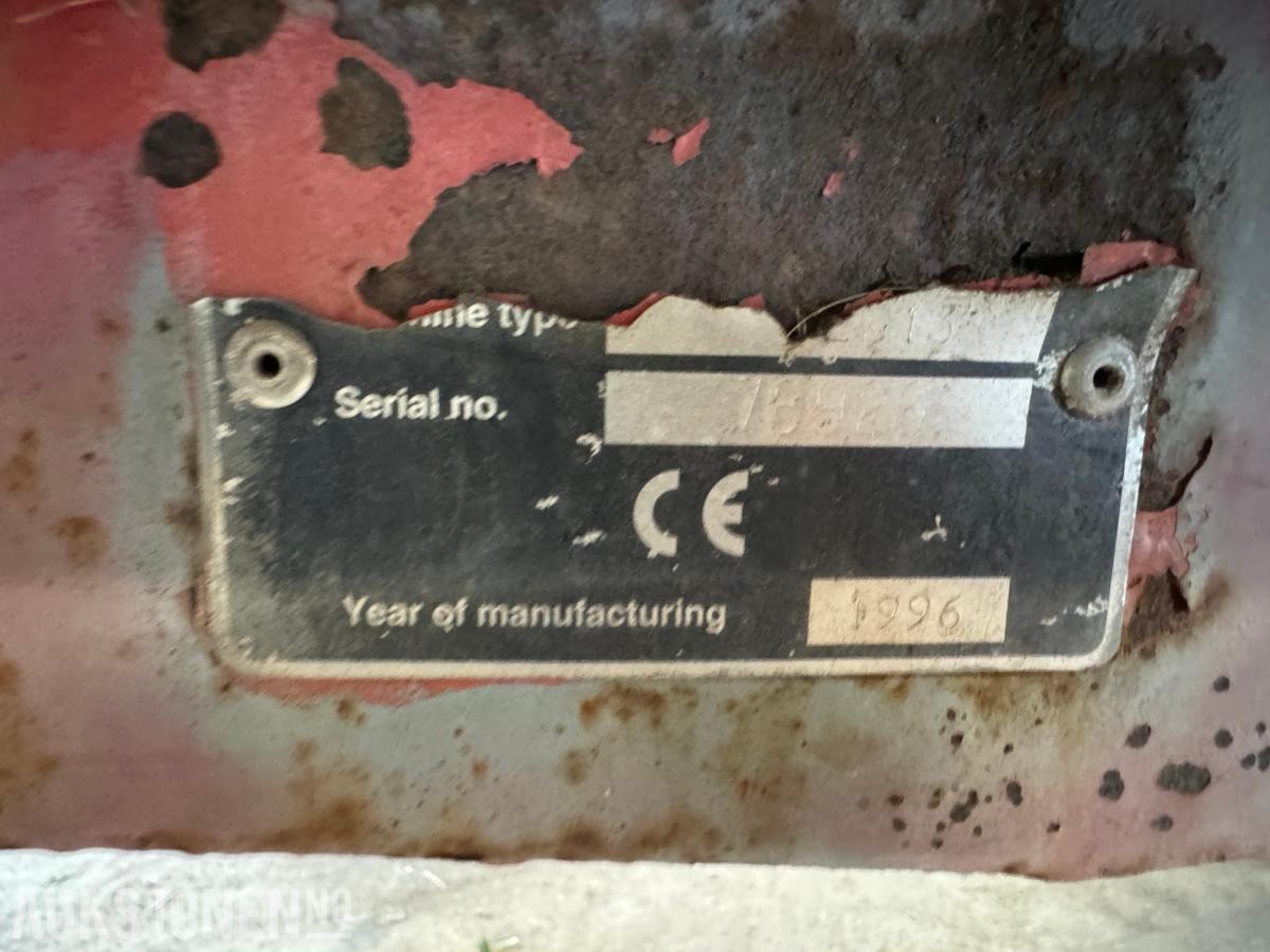 1996 Massey Ferguson MF 34 skurtresker