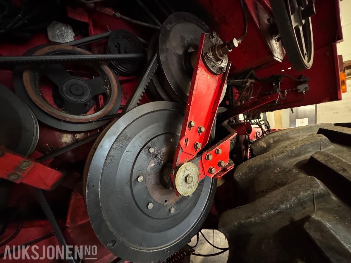1996 Massey Ferguson MF 34 skurtresker