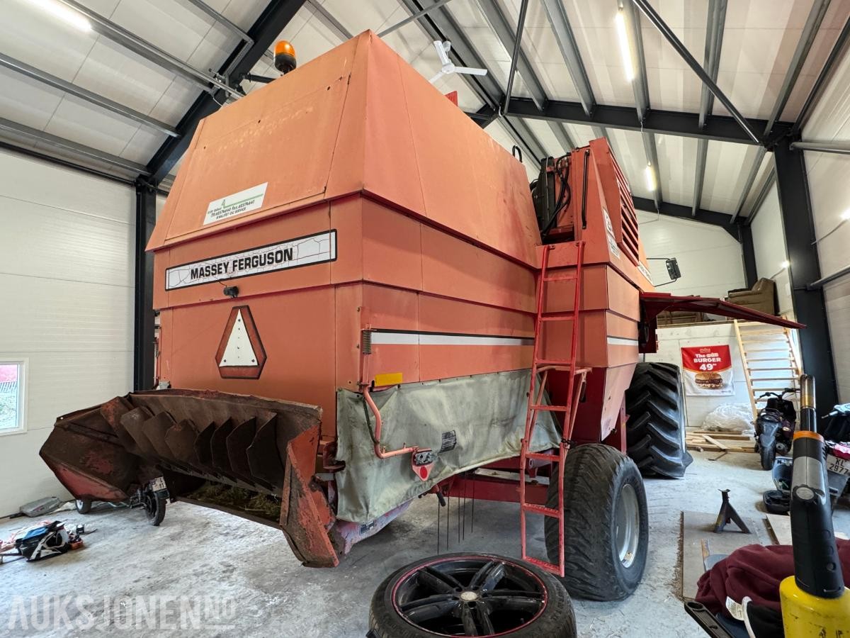 1996 Massey Ferguson MF 34 skurtresker