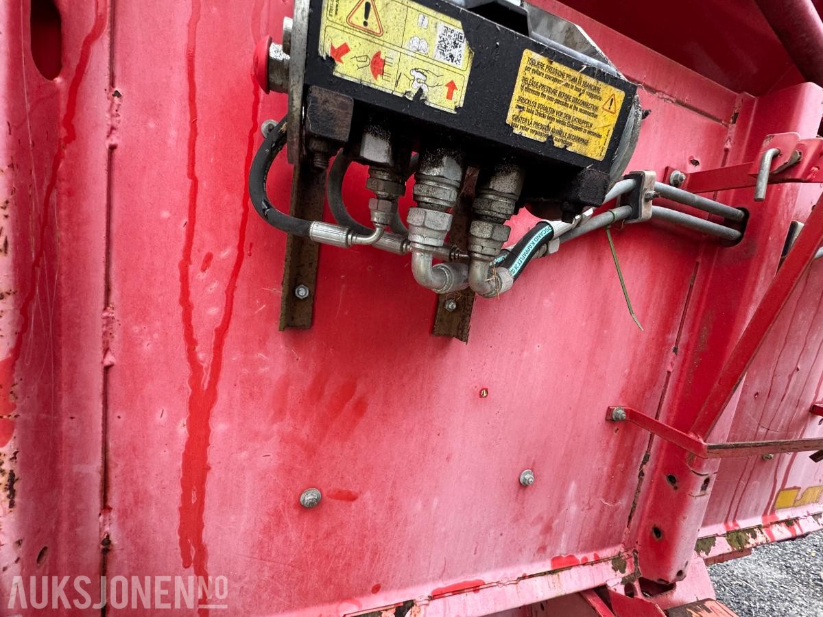 1996 Massey Ferguson MF 34 skurtresker