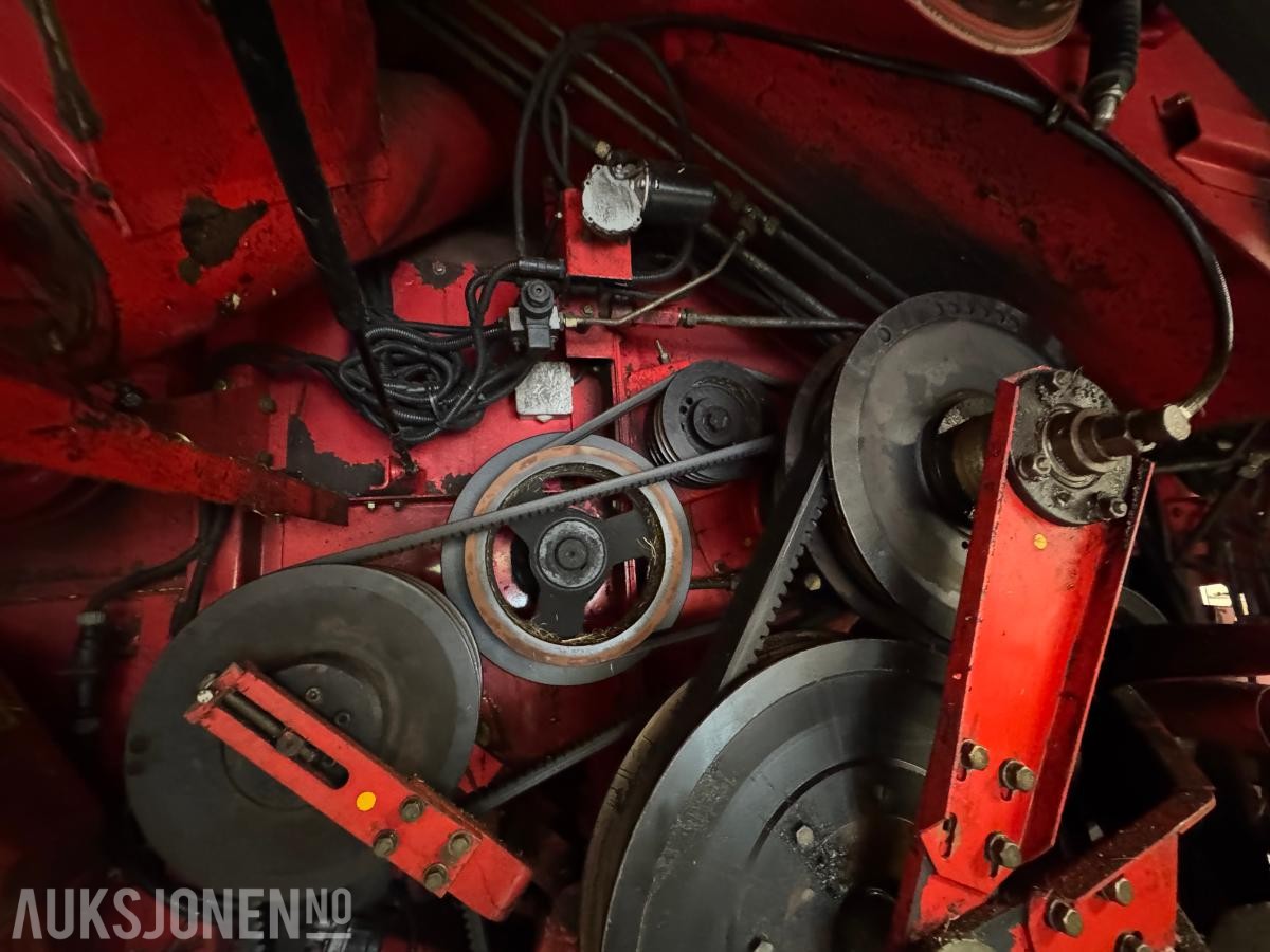 1996 Massey Ferguson MF 34 skurtresker