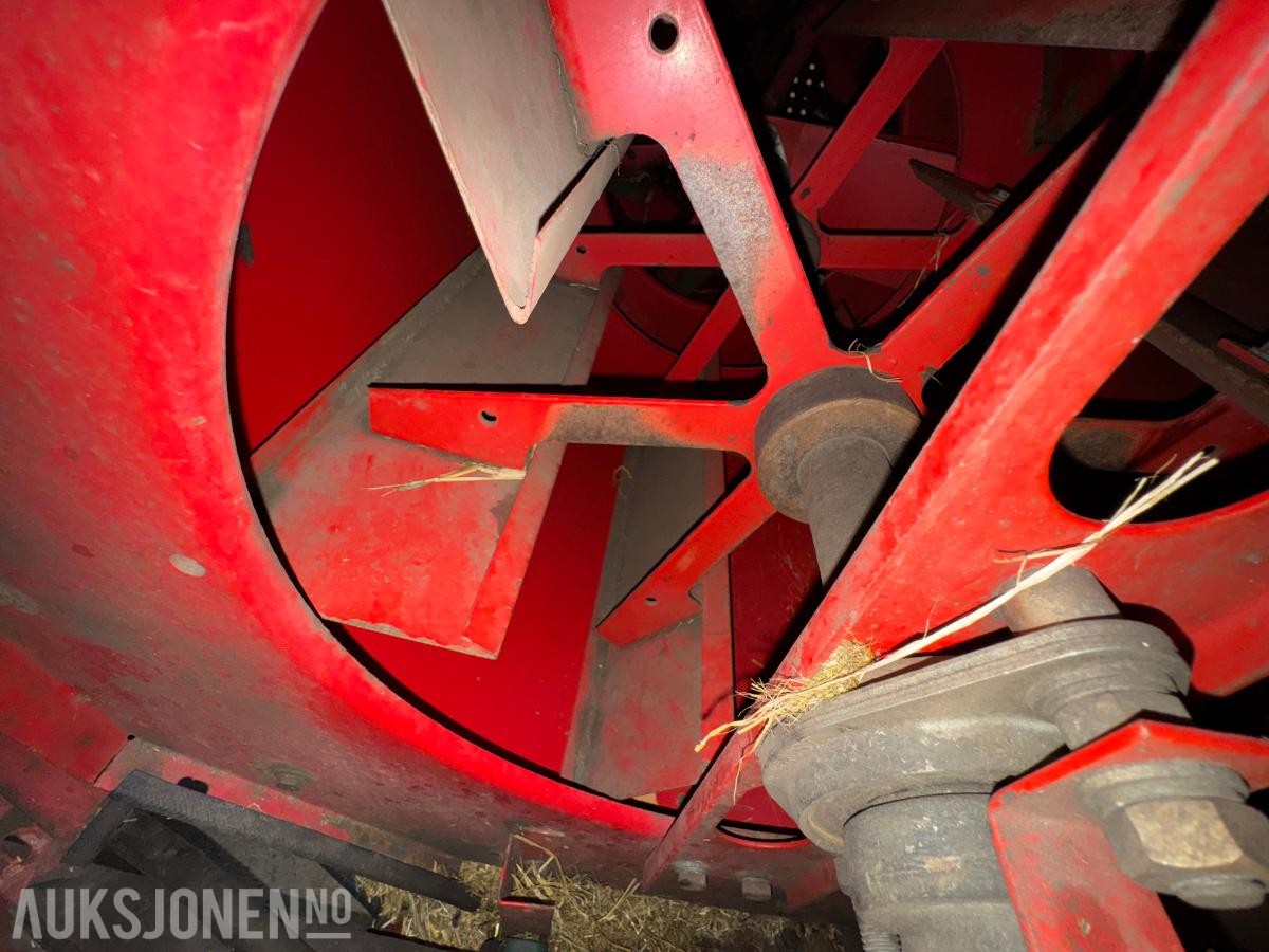 1996 Massey Ferguson MF 34 skurtresker
