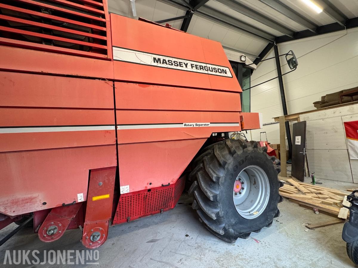 1996 Massey Ferguson MF 34 skurtresker
