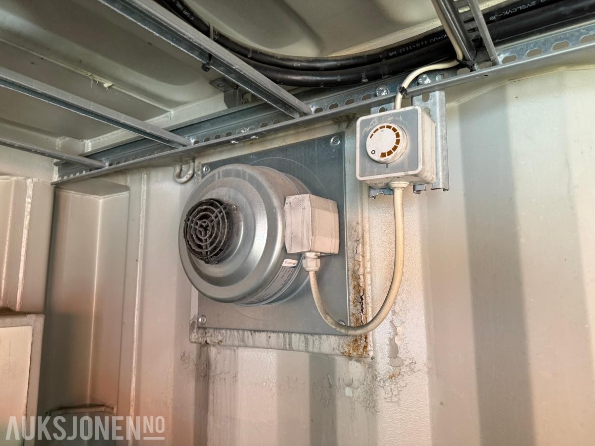 2015 BNS Container med sideåpning Intec Pumpe