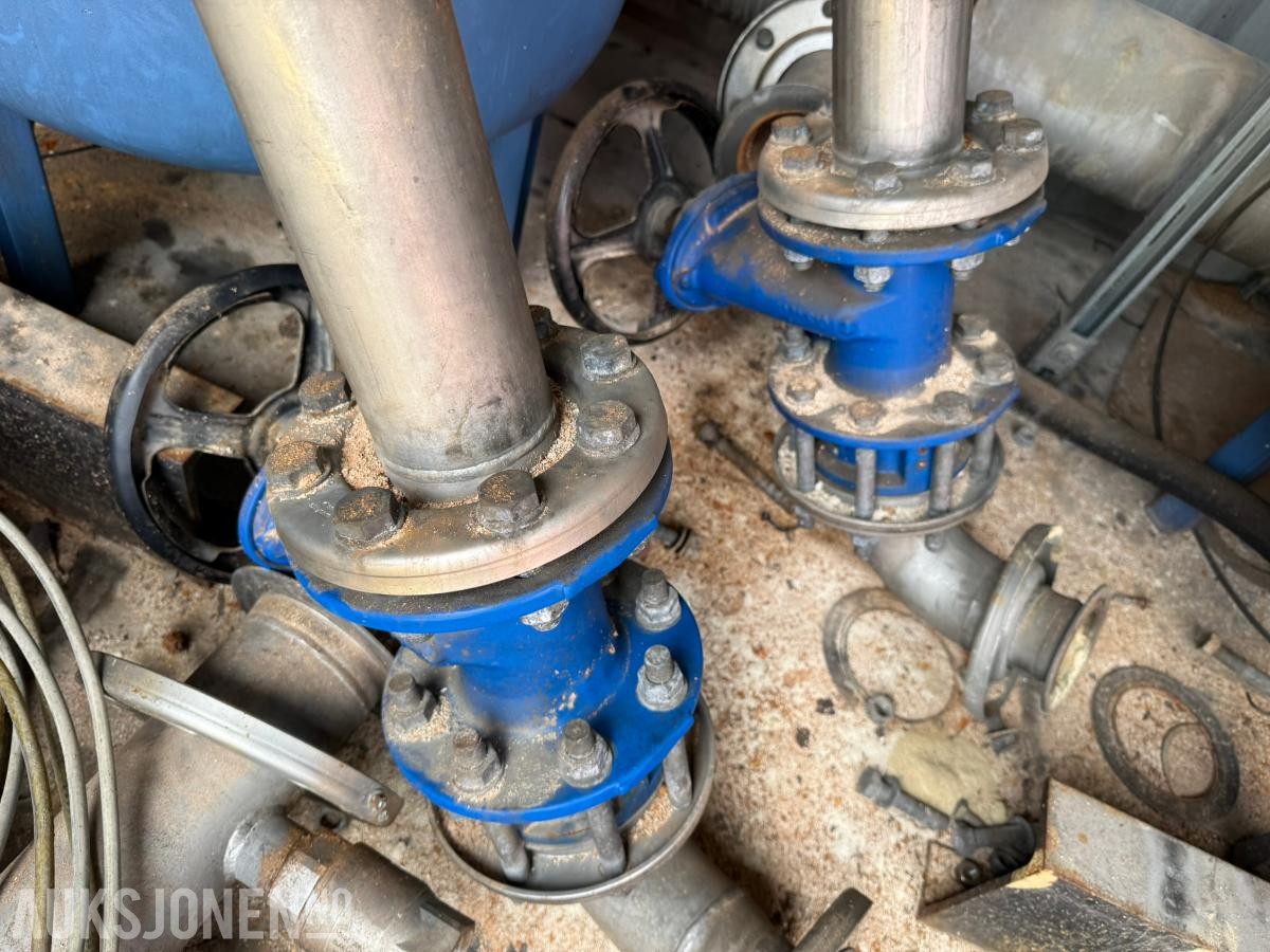2015 BNS Container med sideåpning Intec Pumpe