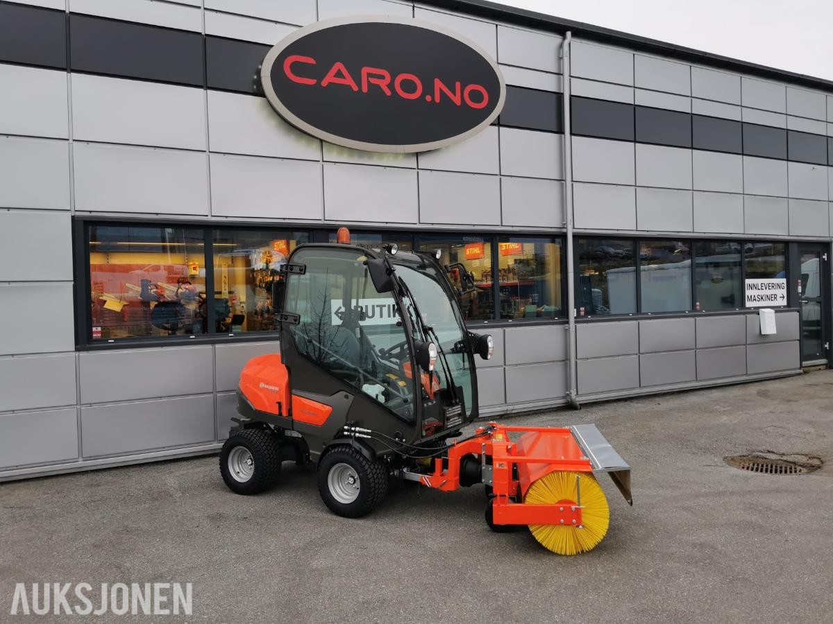 2024 Husqvarna P 525 DX med hytte - Midjestyrt - UTSTILLINGSMODELL