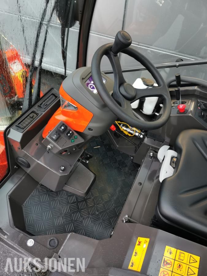 2024 Husqvarna P 525 DX med hytte - Midjestyrt - UTSTILLINGSMODELL