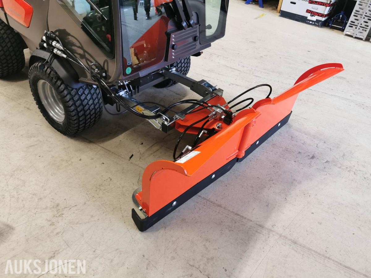 2024 Husqvarna P 525 DX med hytte - Midjestyrt - UTSTILLINGSMODELL