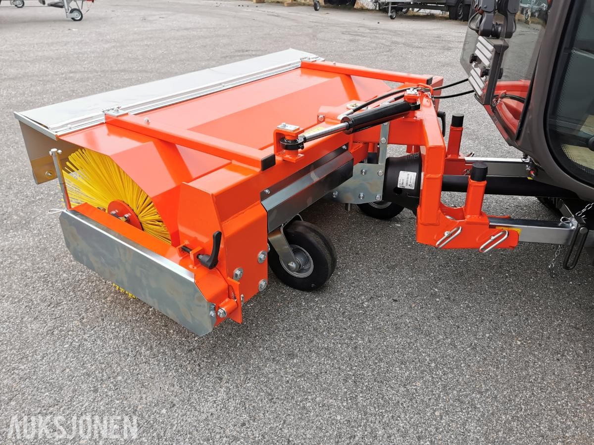 2024 Husqvarna P 525 DX med hytte - Midjestyrt - UTSTILLINGSMODELL