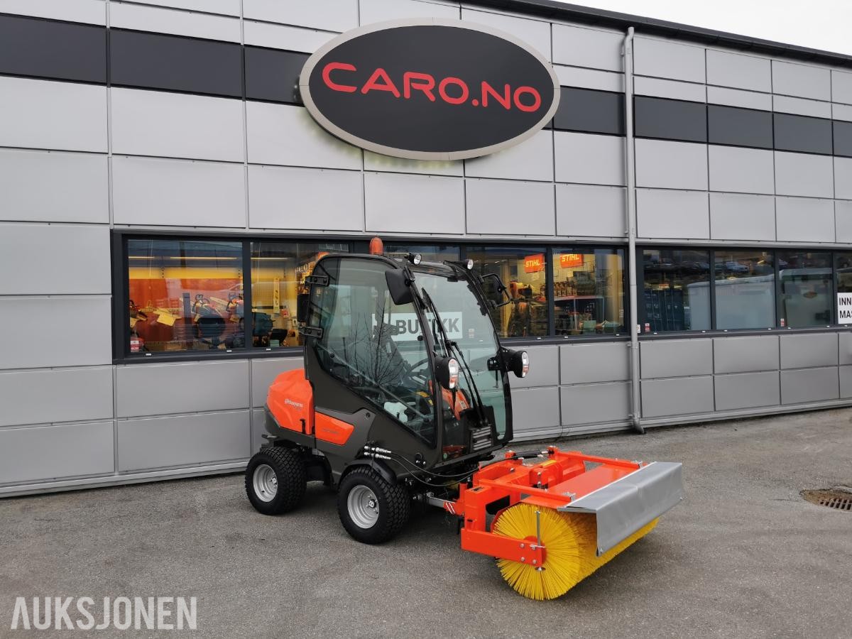 2024 Husqvarna P 525 DX med hytte - Midjestyrt - UTSTILLINGSMODELL