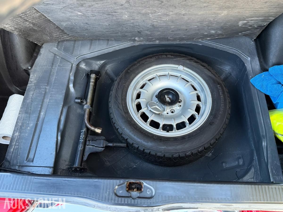 1983 Mercedes-Benz 230 CE 2.3 bensin Automat eu ok til 05.2027