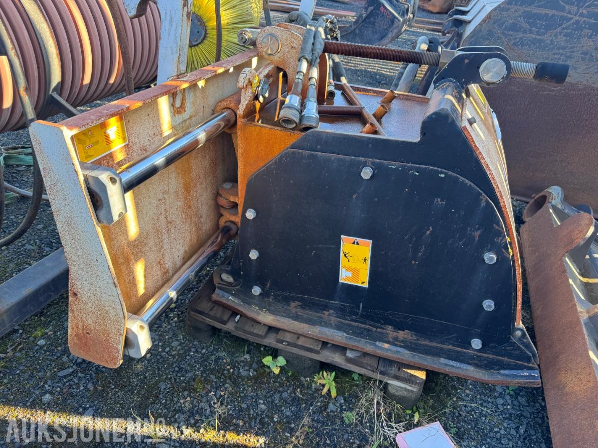 2000 Simex PL500 asfaltfres med BM feste