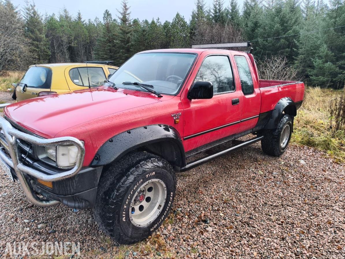 1993 Toyota HiLux 2,4D - 5 seter hengerfeste