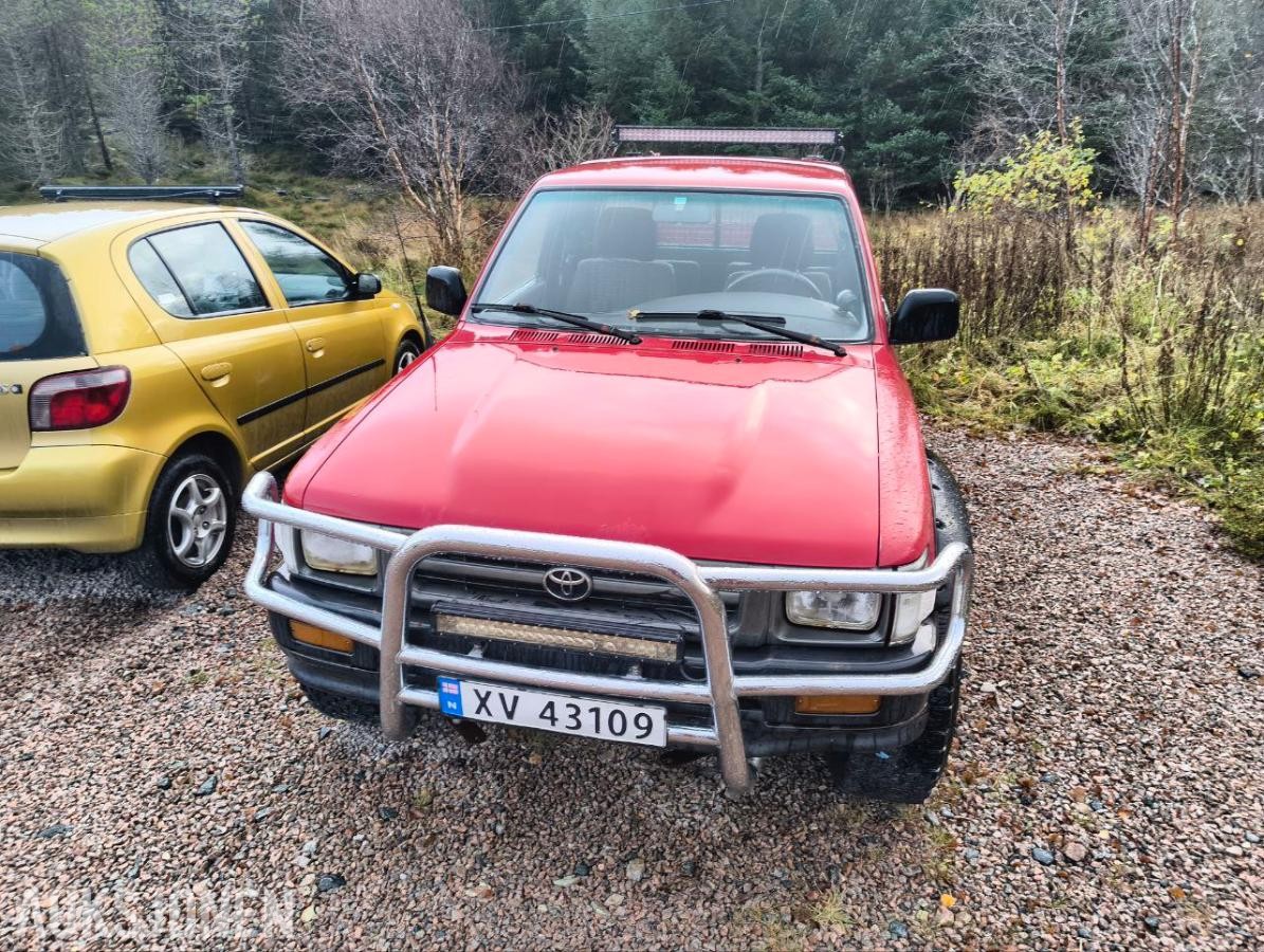 1993 Toyota HiLux 2,4D - 5 seter hengerfeste