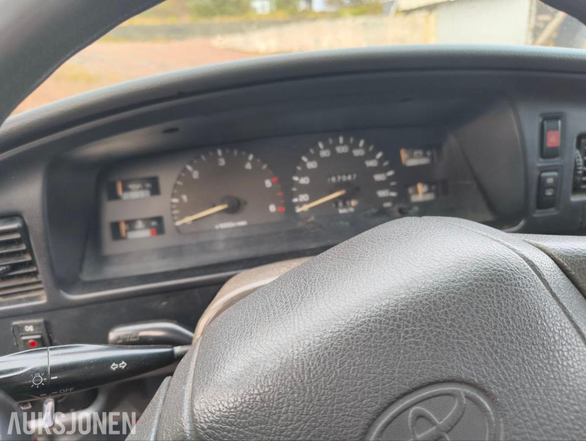 1993 Toyota HiLux 2,4D - 5 seter hengerfeste